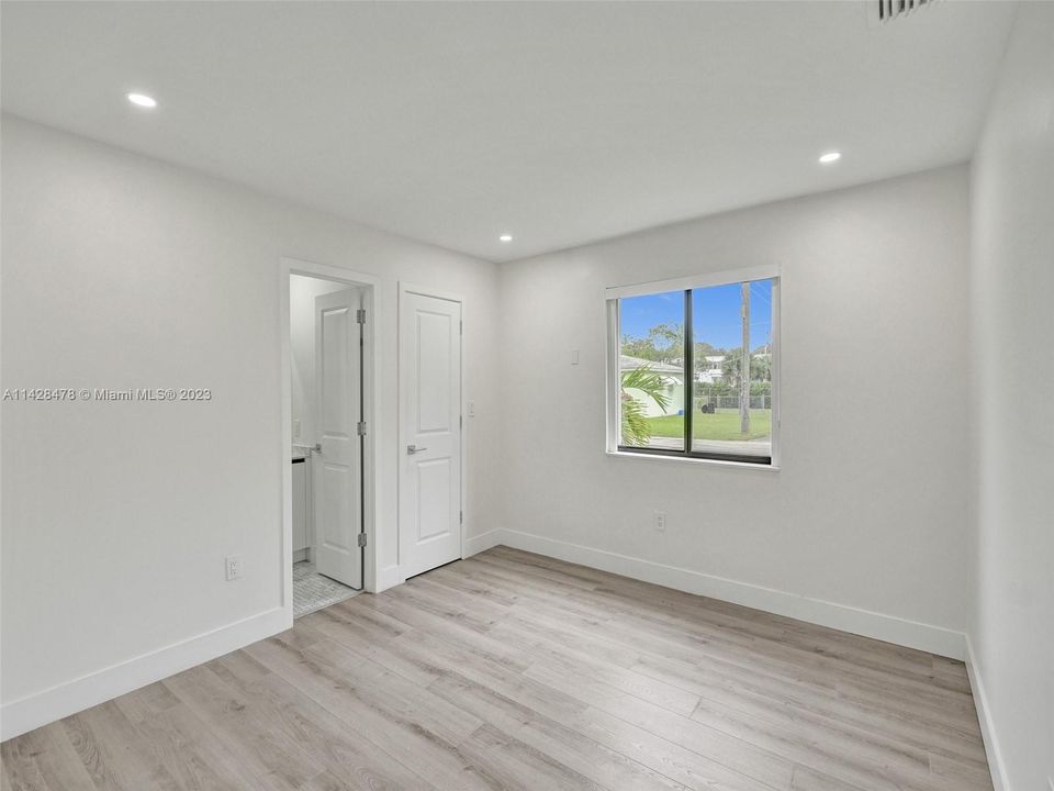 最近售出: $1,150,000 (4 贝兹, 2 浴室, 1290 平方英尺)