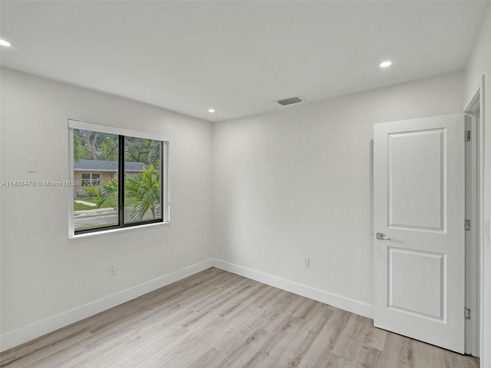 最近售出: $1,150,000 (4 贝兹, 2 浴室, 1290 平方英尺)