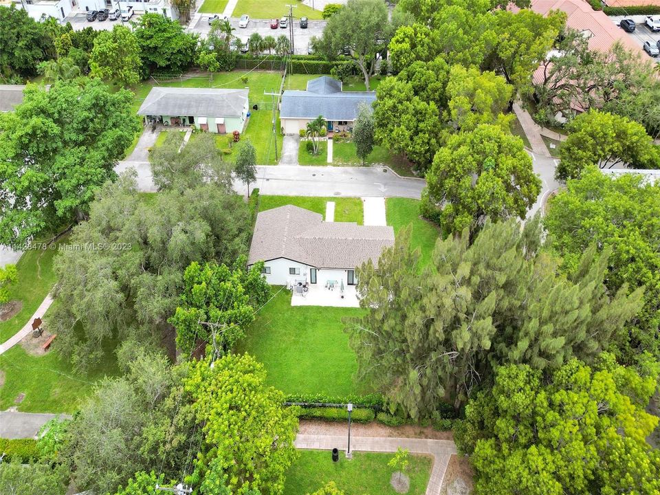 最近售出: $1,150,000 (4 贝兹, 2 浴室, 1290 平方英尺)