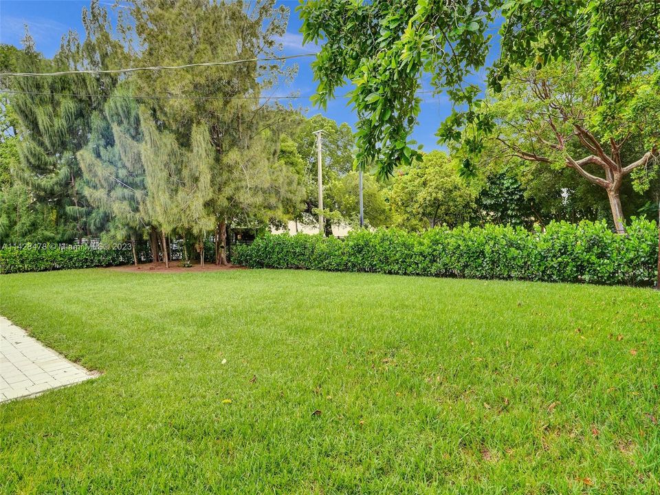 最近售出: $1,150,000 (4 贝兹, 2 浴室, 1290 平方英尺)