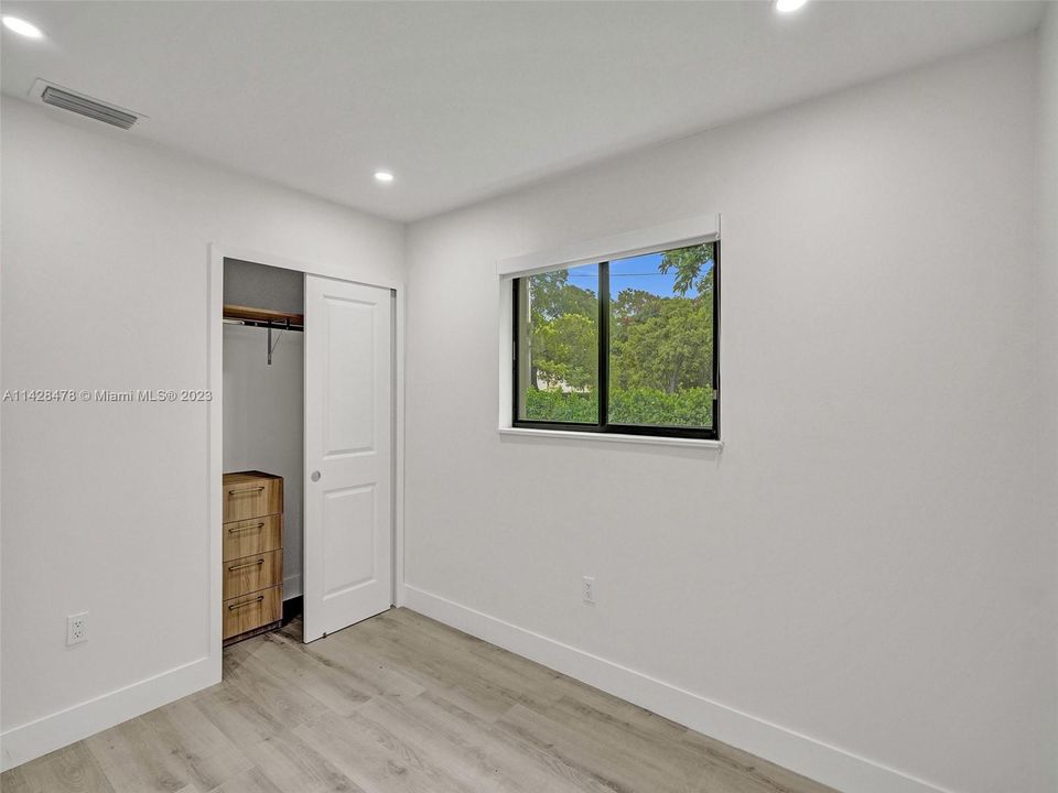 最近售出: $1,150,000 (4 贝兹, 2 浴室, 1290 平方英尺)