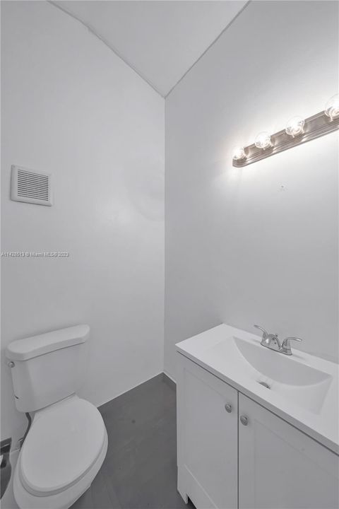 最近租的: $2,600 (2 贝兹, 1 浴室, 1024 平方英尺)