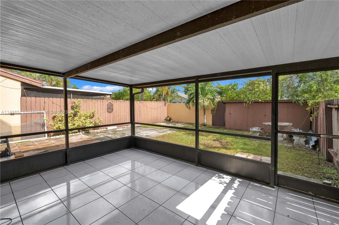 Recently Rented: $2,600 (2 beds, 1 baths, 1024 Square Feet)