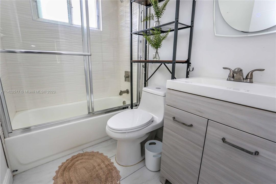 Recently Sold: $850,000 (0 beds, 0 baths, 1684 Square Feet)