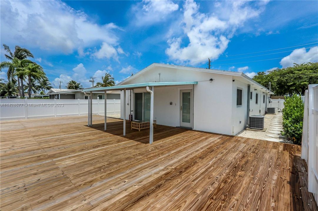 Recently Sold: $850,000 (0 beds, 0 baths, 1684 Square Feet)