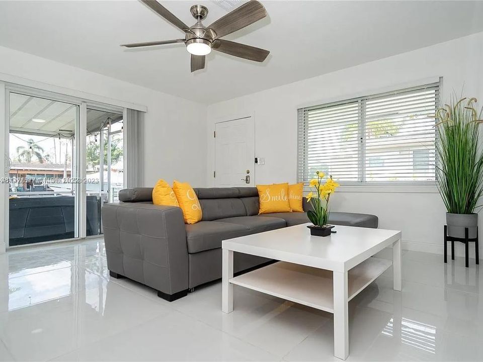 Recently Sold: $850,000 (0 beds, 0 baths, 1684 Square Feet)