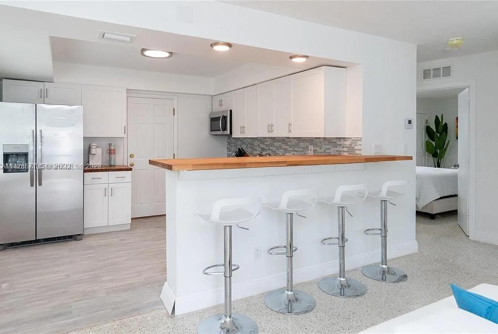 Recently Sold: $850,000 (0 beds, 0 baths, 1684 Square Feet)