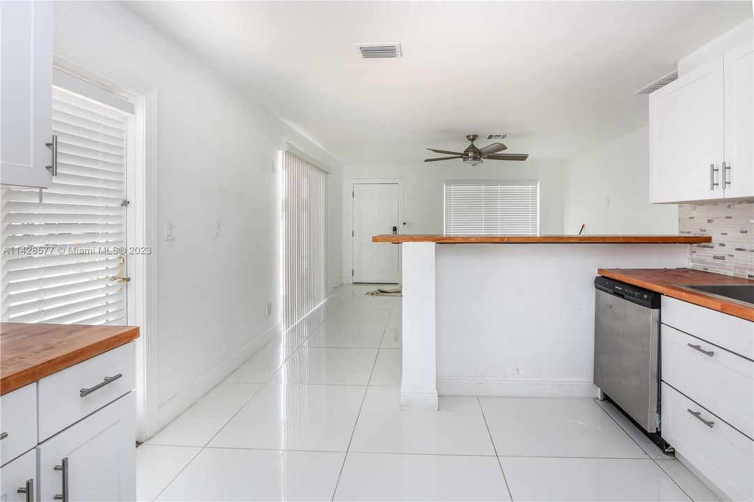 Recently Sold: $850,000 (0 beds, 0 baths, 1684 Square Feet)