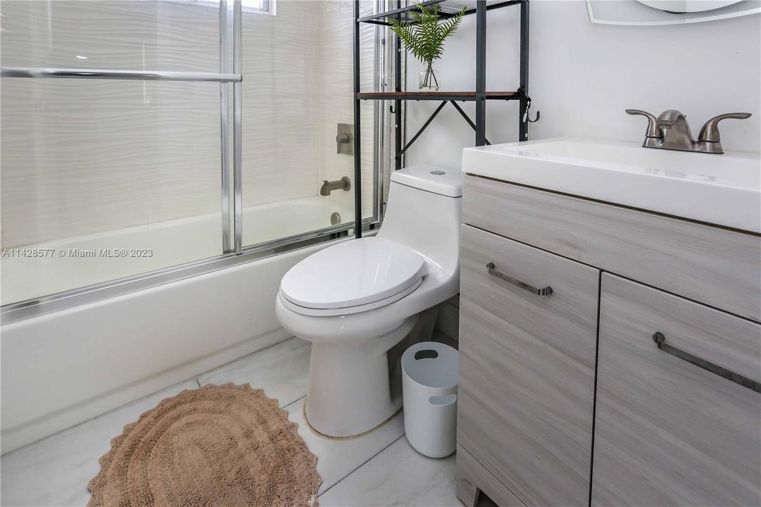 Recently Sold: $850,000 (0 beds, 0 baths, 1684 Square Feet)