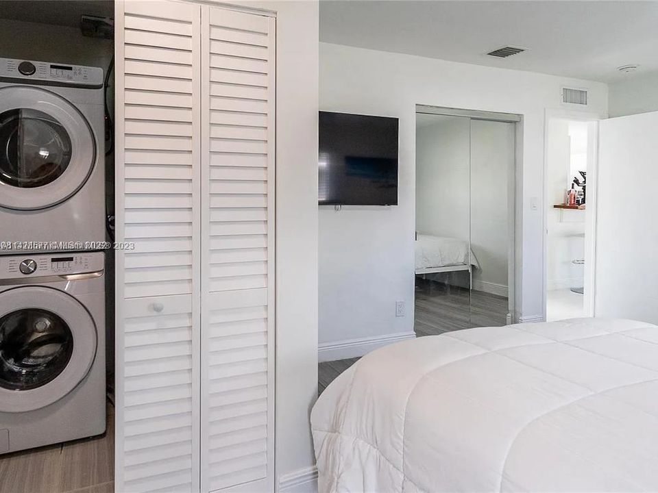 Recently Sold: $850,000 (0 beds, 0 baths, 1684 Square Feet)