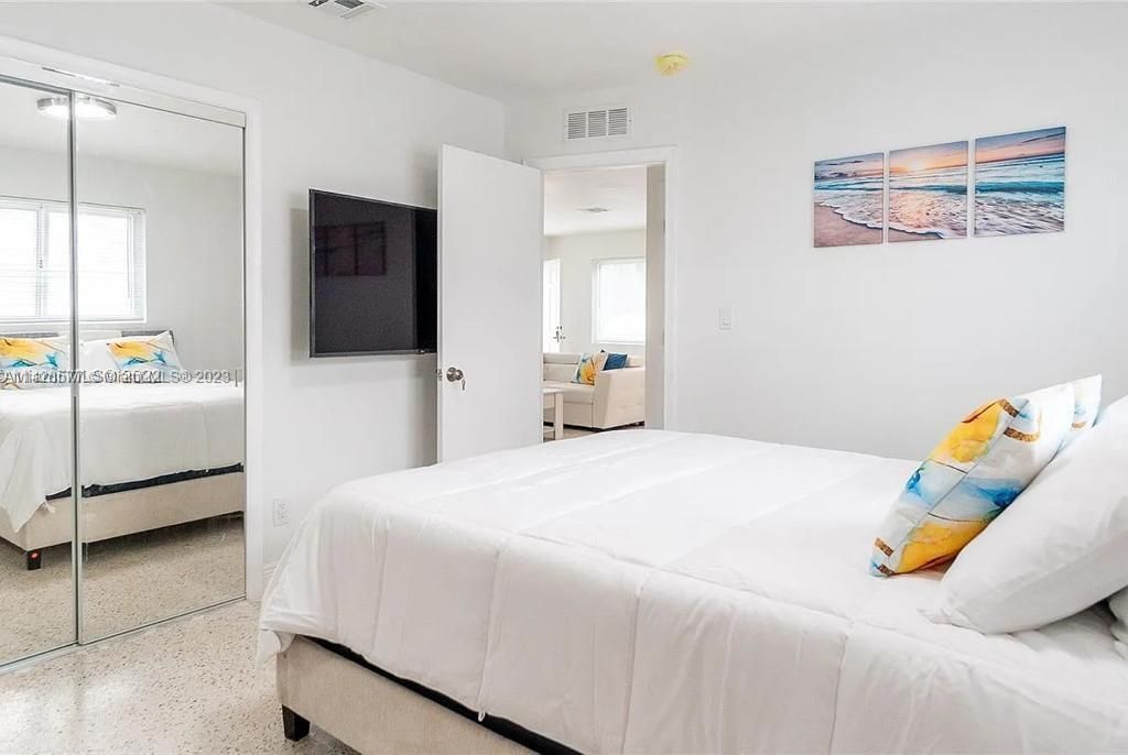 Recently Sold: $850,000 (0 beds, 0 baths, 1684 Square Feet)