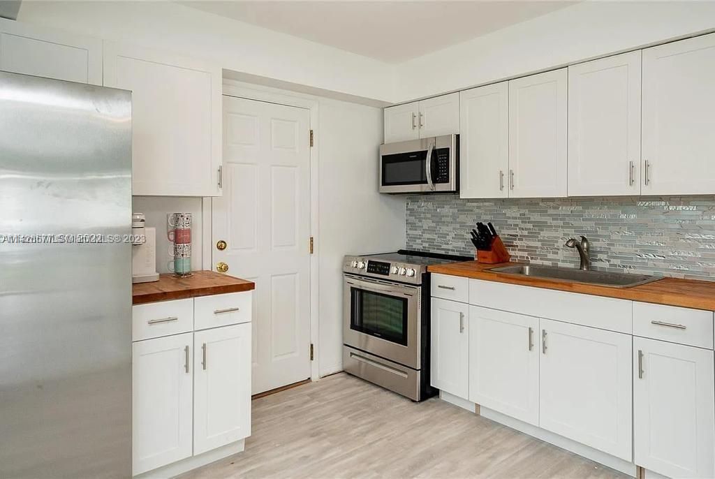 Recently Sold: $850,000 (0 beds, 0 baths, 1684 Square Feet)