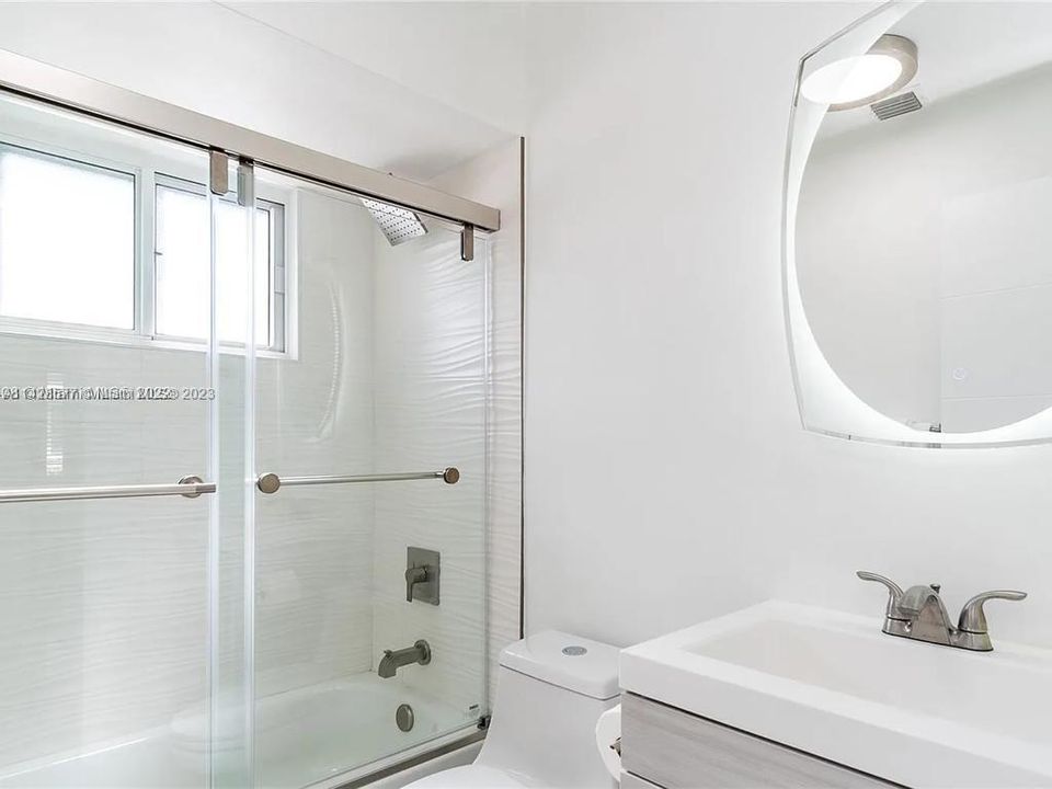 Recently Sold: $850,000 (0 beds, 0 baths, 1684 Square Feet)