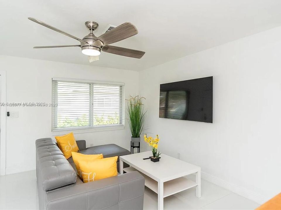 Recently Sold: $850,000 (0 beds, 0 baths, 1684 Square Feet)