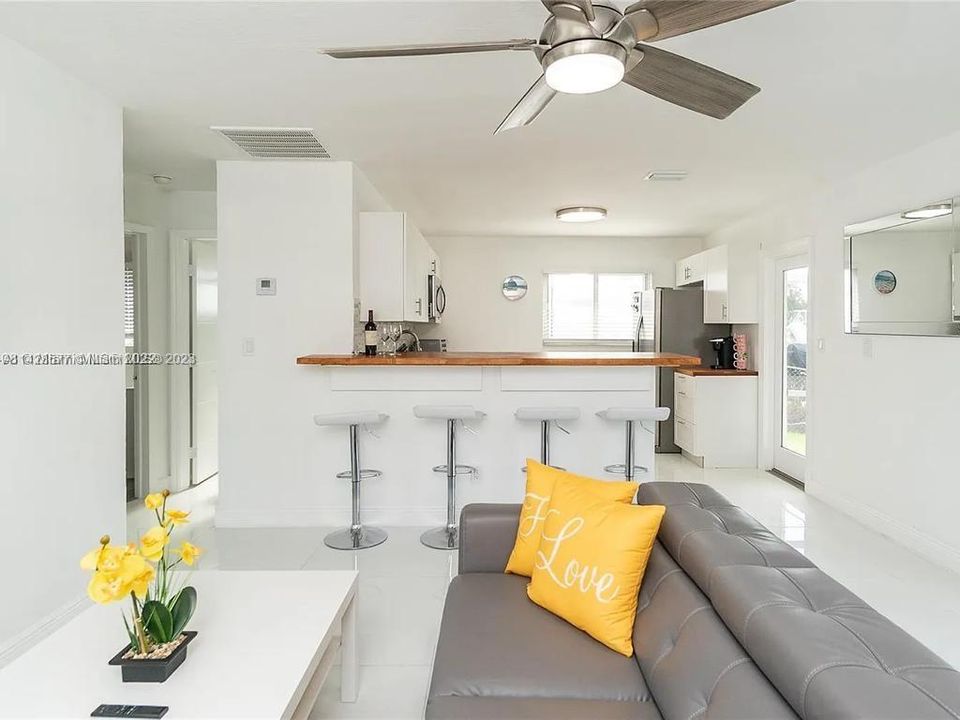 Recently Sold: $850,000 (0 beds, 0 baths, 1684 Square Feet)