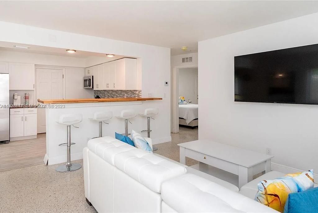 Recently Sold: $850,000 (0 beds, 0 baths, 1684 Square Feet)