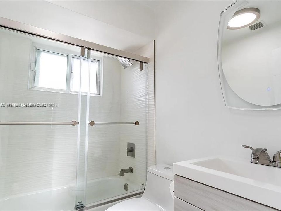 Recently Sold: $850,000 (0 beds, 0 baths, 1684 Square Feet)