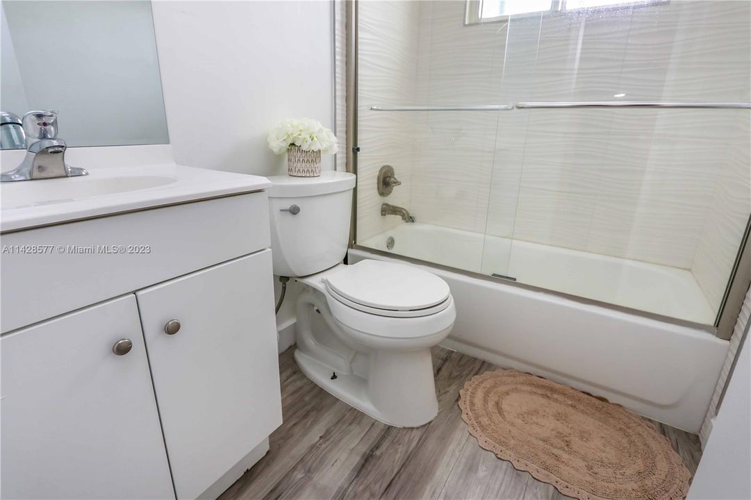 Recently Sold: $850,000 (0 beds, 0 baths, 1684 Square Feet)