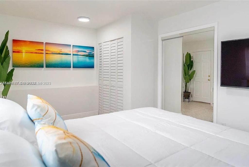 Recently Sold: $850,000 (0 beds, 0 baths, 1684 Square Feet)