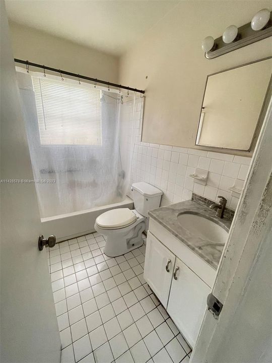 最近租的: $2,900 (5 贝兹, 2 浴室, 1343 平方英尺)