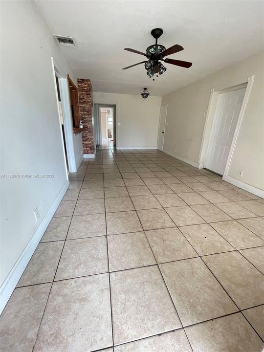 Recently Rented: $2,900 (5 beds, 2 baths, 1343 Square Feet)