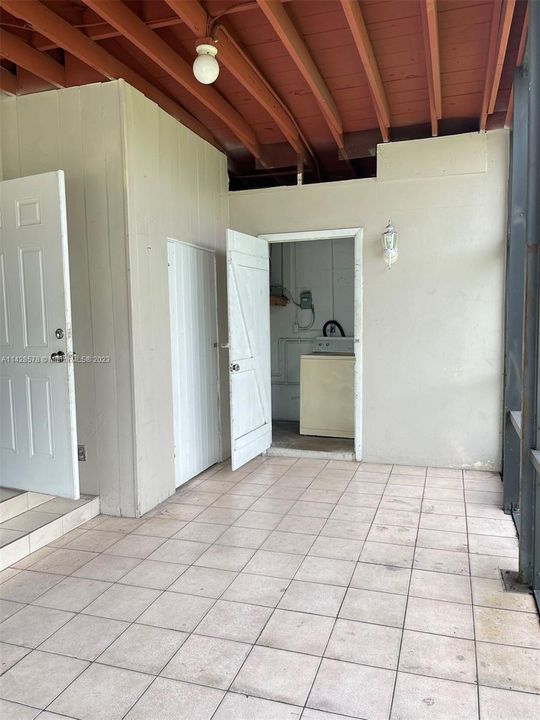 Recently Rented: $2,900 (5 beds, 2 baths, 1343 Square Feet)