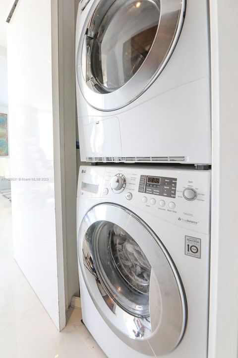 最近租的: $4,500 (2 贝兹, 2 浴室, 1197 平方英尺)