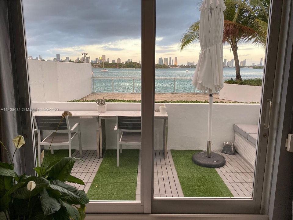 最近租的: $4,500 (2 贝兹, 2 浴室, 1197 平方英尺)