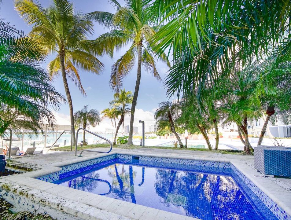 最近租的: $4,500 (2 贝兹, 2 浴室, 1197 平方英尺)