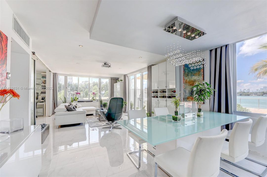 最近租的: $4,500 (2 贝兹, 2 浴室, 1197 平方英尺)