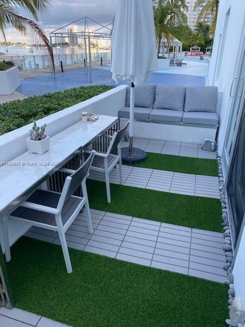 最近租的: $4,500 (2 贝兹, 2 浴室, 1197 平方英尺)