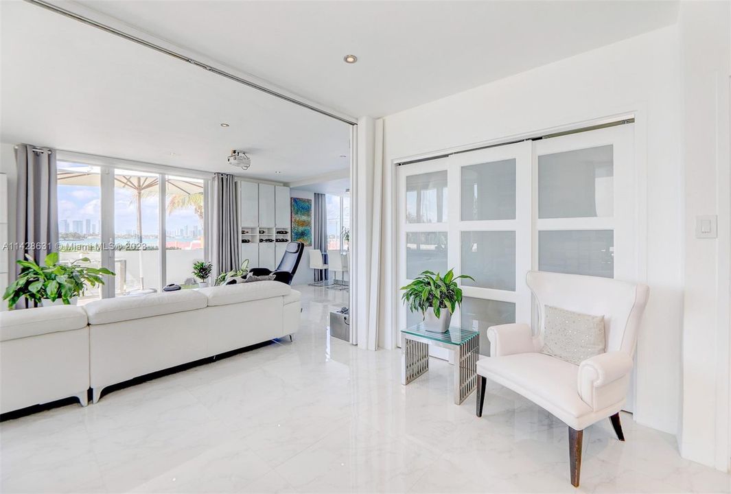 最近租的: $4,500 (2 贝兹, 2 浴室, 1197 平方英尺)