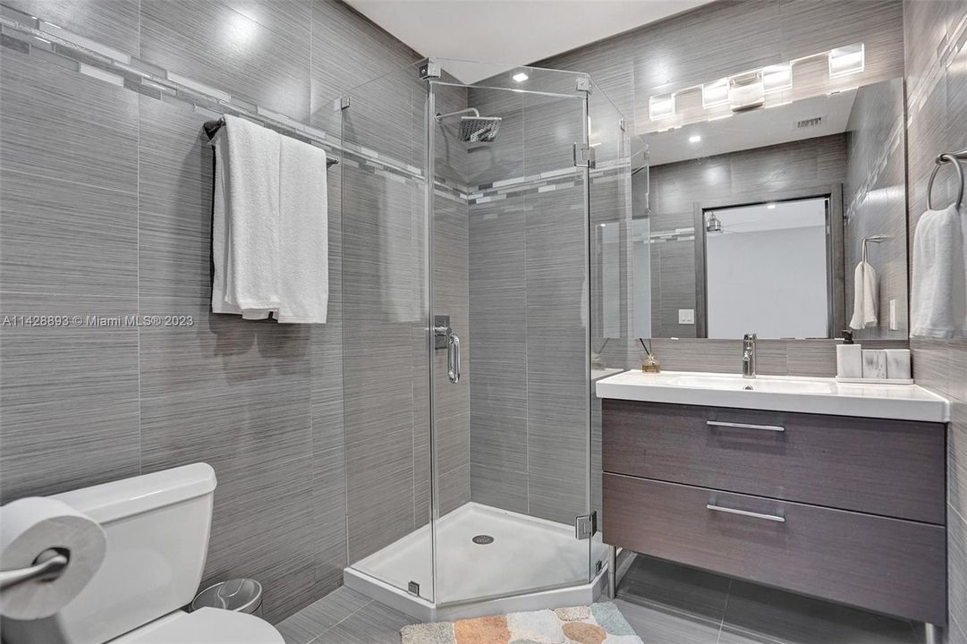 Недавно арендовано: $10,500 (6 спален, 6 ванн, 3310 Квадратных фут)