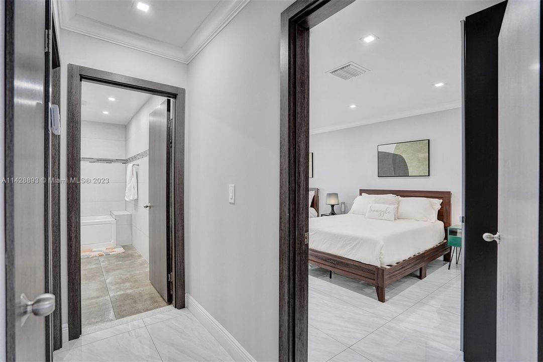 Недавно арендовано: $10,500 (6 спален, 6 ванн, 3310 Квадратных фут)