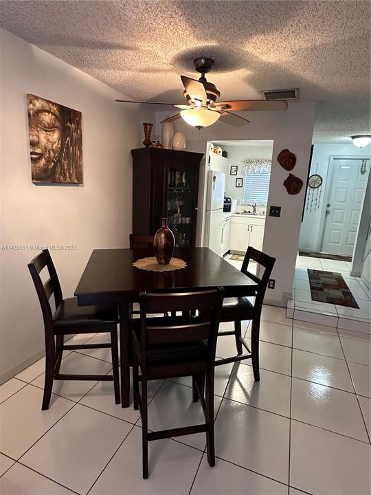 Recently Sold: $240,000 (1 beds, 1 baths, 840 Square Feet)