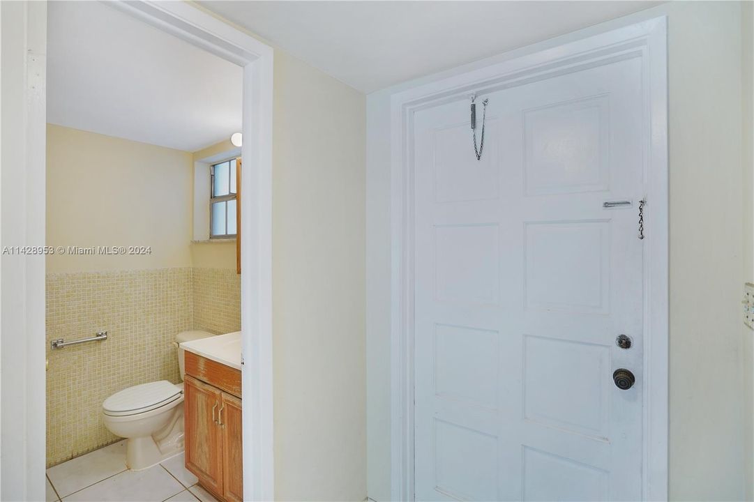 Active With Contract: $145,000 (1 beds, 1 baths, 744 Square Feet)