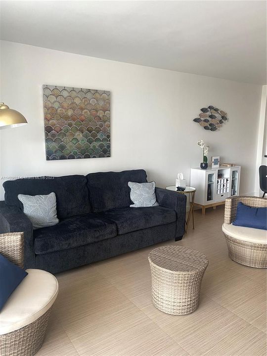 Recently Rented: $2,600 (1 beds, 2 baths, 824 Square Feet)