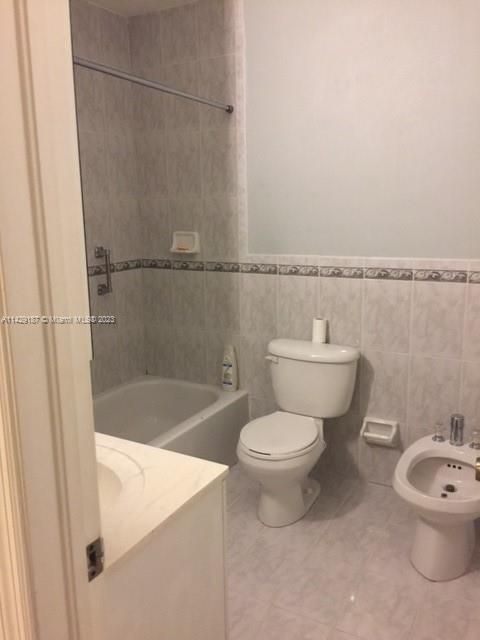 Bathroom from similar unit with same square footage and layout only in reverse