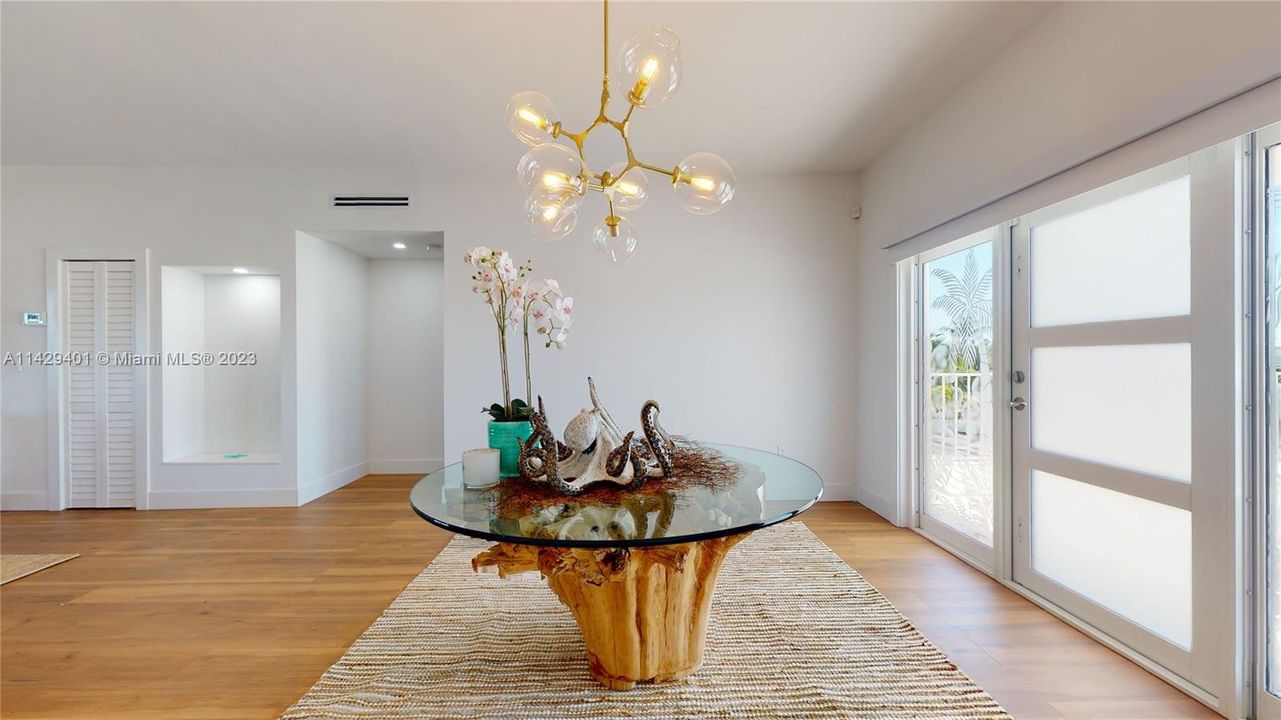 Recently Sold: $3,500,000 (4 beds, 4 baths, 1936 Square Feet)