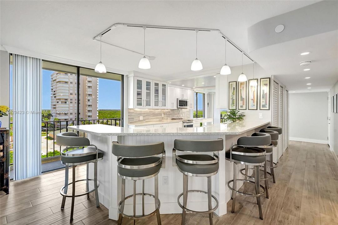 Recently Sold: $585,000 (2 beds, 2 baths, 1397 Square Feet)