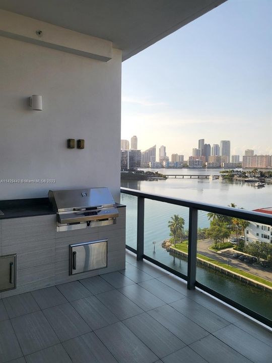 Recientemente alquilado: $9,800 (4 camas, 5 baños, 2237 Pies cuadrados)