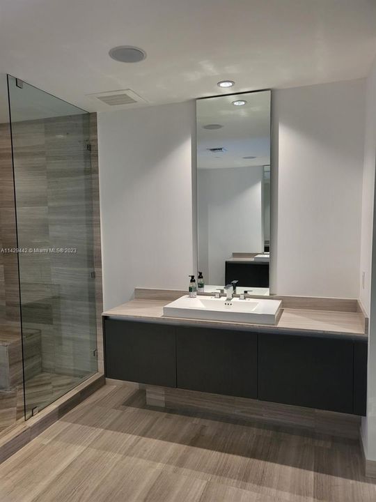 Recientemente alquilado: $9,800 (4 camas, 5 baños, 2237 Pies cuadrados)