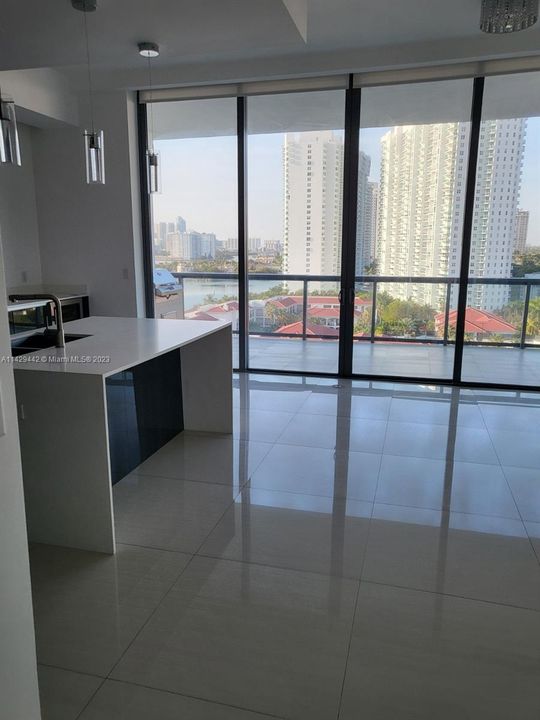 Recientemente alquilado: $9,800 (4 camas, 5 baños, 2237 Pies cuadrados)