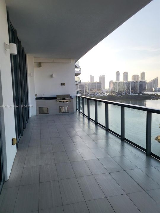 Recientemente alquilado: $9,800 (4 camas, 5 baños, 2237 Pies cuadrados)