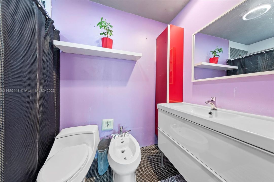 最近售出: $799,000 (3 贝兹, 2 浴室, 1938 平方英尺)