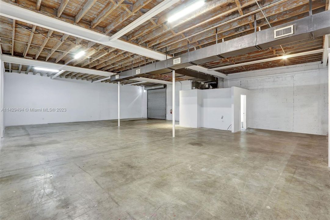 571 NW 71 STREET WAREHOUSE SPACE 2,416 SF