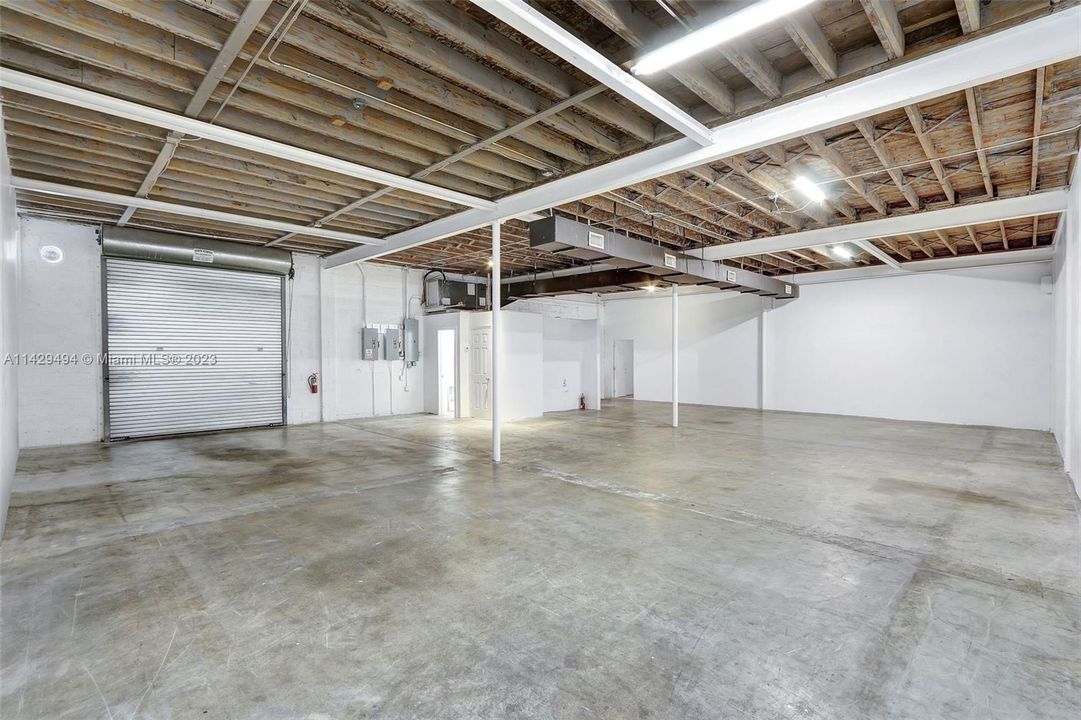 571 NW 71 STREET WAREHOUSE SPACE 2,416 SF