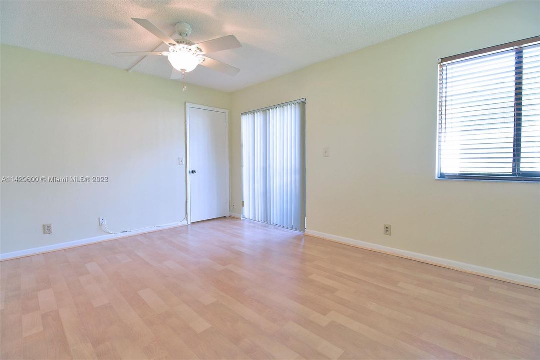 Recently Rented: $2,200 (2 beds, 2 baths, 1122 Square Feet)