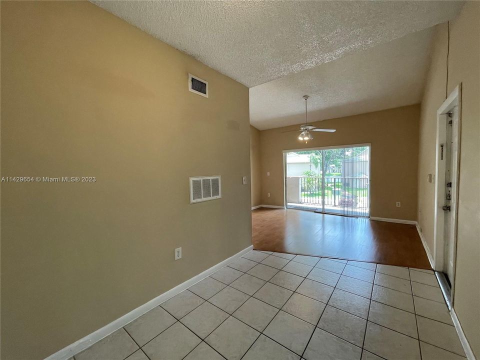 Recently Rented: $1,750 (1 beds, 1 baths, 628 Square Feet)