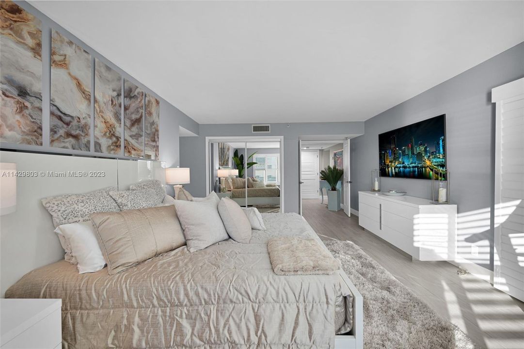 Recently Rented: $3,800 (3 beds, 2 baths, 2011 Square Feet)
